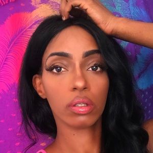 Meet your Posher, Xoxia